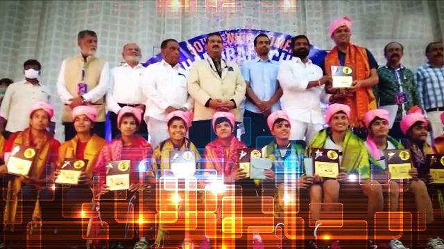 Handball News :  IOA Treasurer Anandeshwar Pandey talks to PS after successful completion of National Sr Women’s Handball C’ship 2022